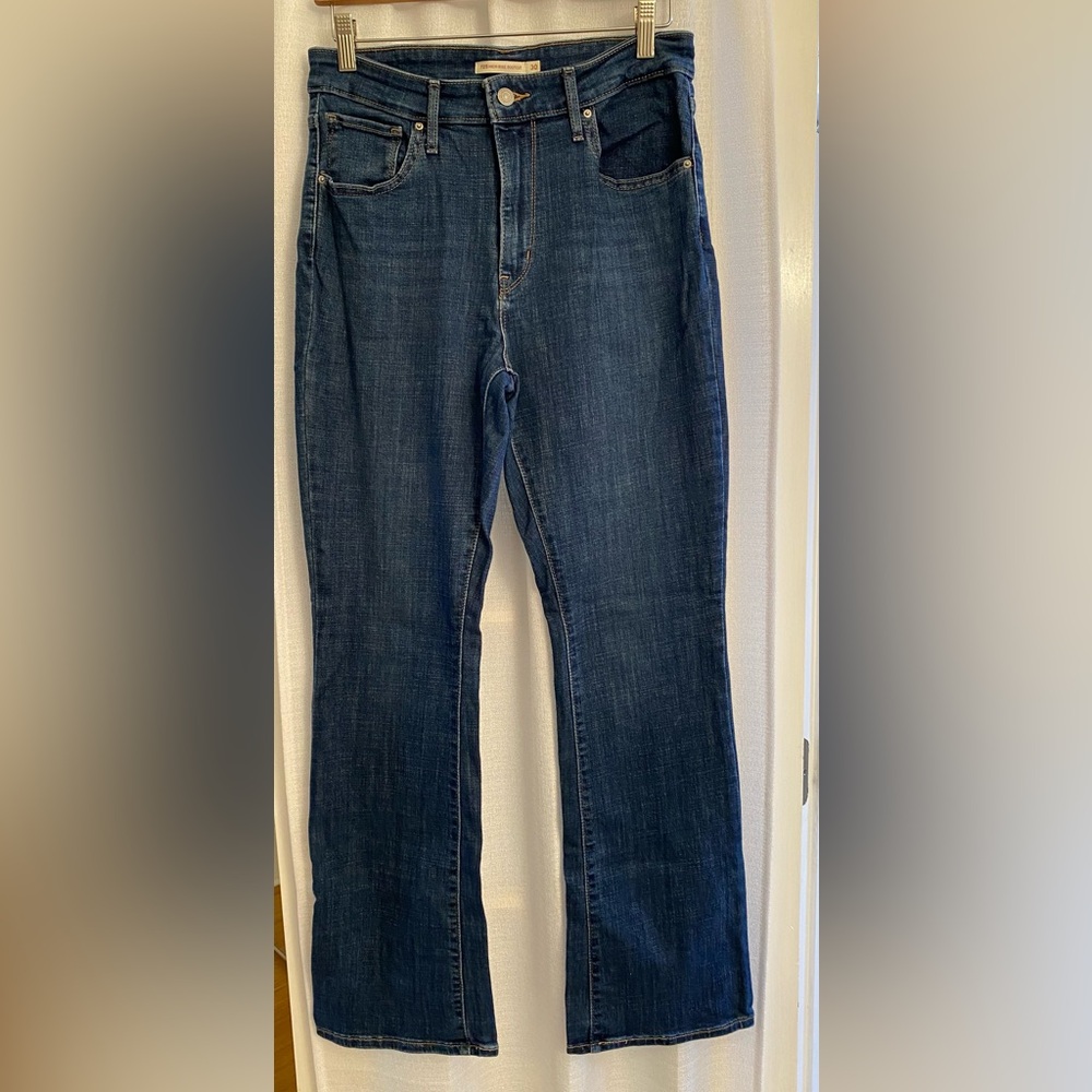 Levi’s 725 high-rise boot cut jeans size 30